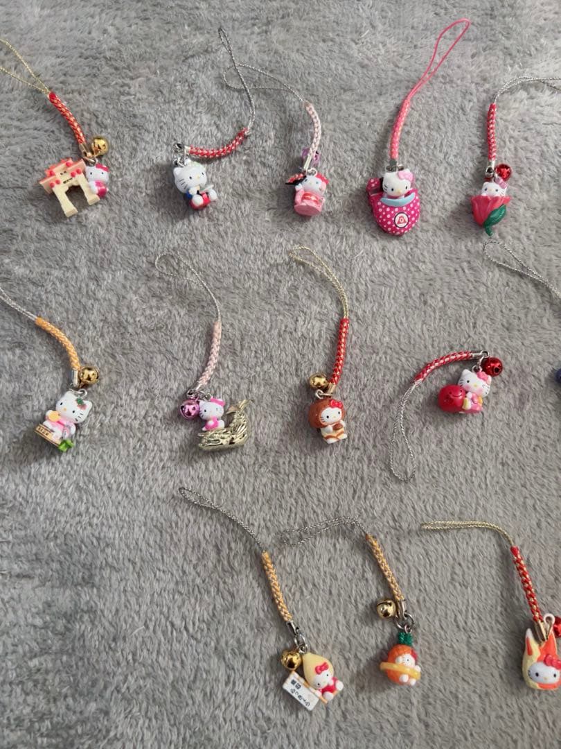 キャラクター付きストラップ 26個セット