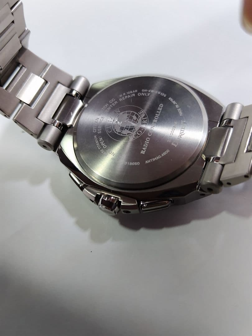 シチズンアテッサ　ダイレクトフライト　エコドライブ　電波時計　軽量チタン製