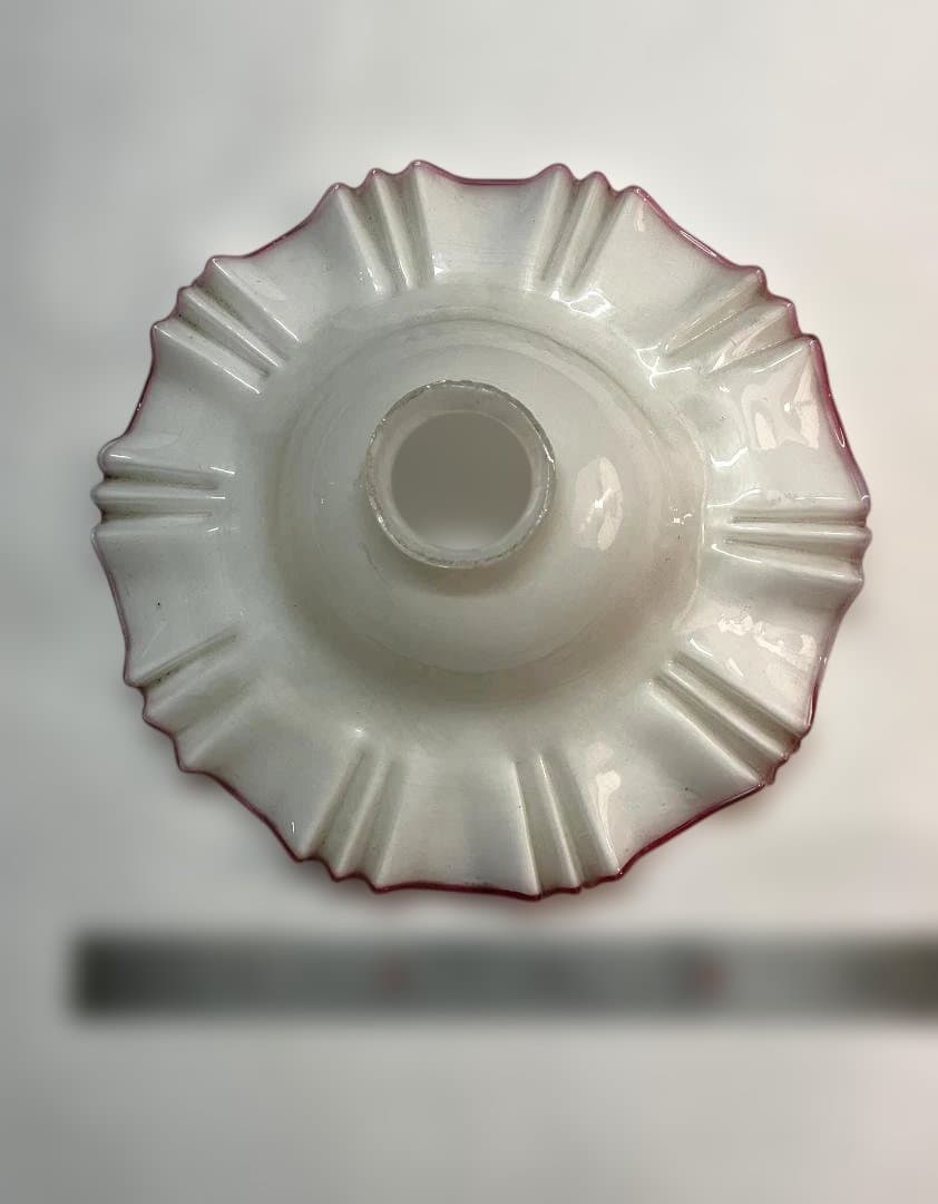 アンティーク ミルクガラス ランプシェード　縁赤フリル　明治~大正