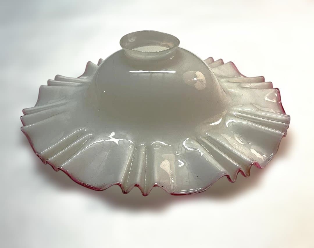 アンティーク ミルクガラス ランプシェード　縁赤フリル　明治~大正