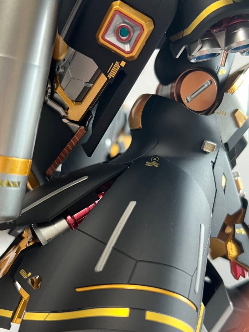 ガンプラ MG 1/100 サザビー Ver.Ka 塗装完成品