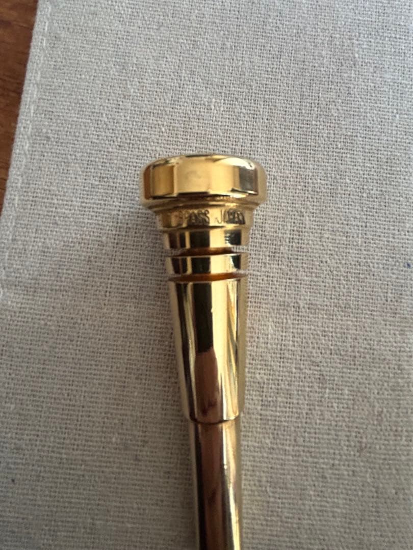 「BEST BRASS 9E トランペットマウスピース 美品／金メッキ」