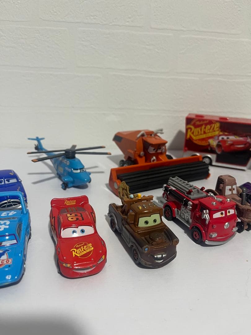 【美品】トミカ カーズ セット （メーターのみ状態が悪いです）