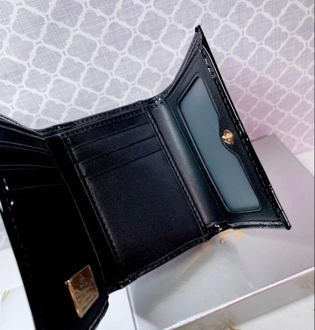 【大人気✨️ショッパー付】新品 Vivienne Westwoodエナメルブラック