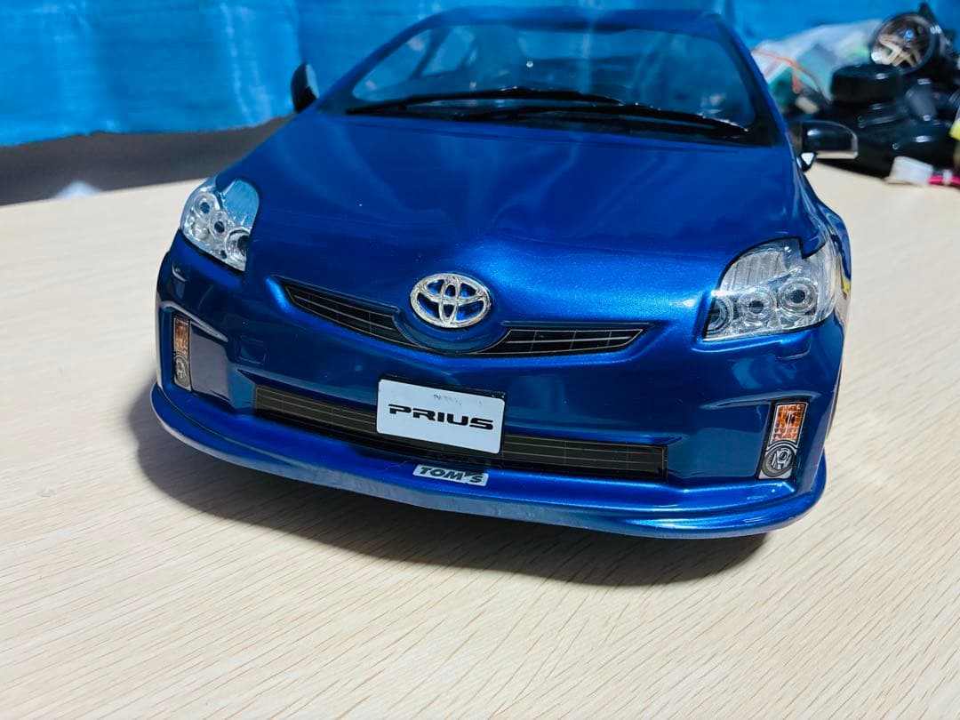 トヨタ プリウス 1/10スケール　ラジコン　ラジコンボディ
