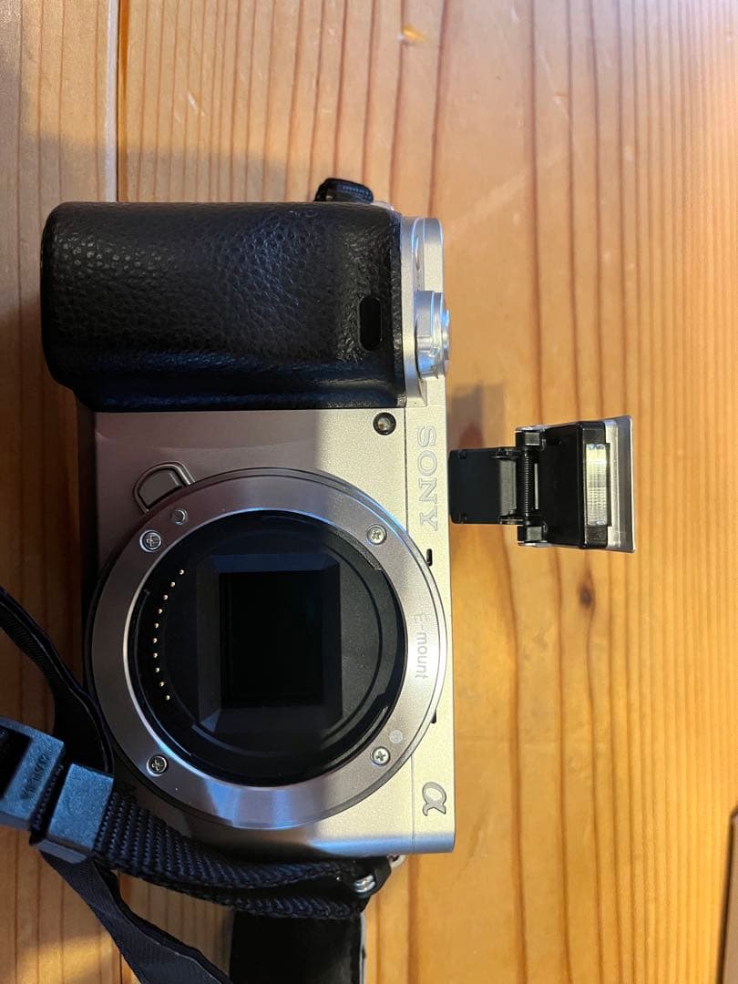 【普通レンズジャンク品】SONY α6000 レンズ交換式デジタル一眼レフカメラ