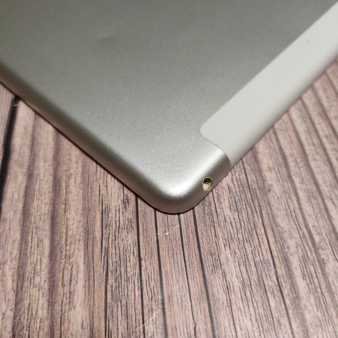iPad 第8世代 32GB SIMフリー シルバー