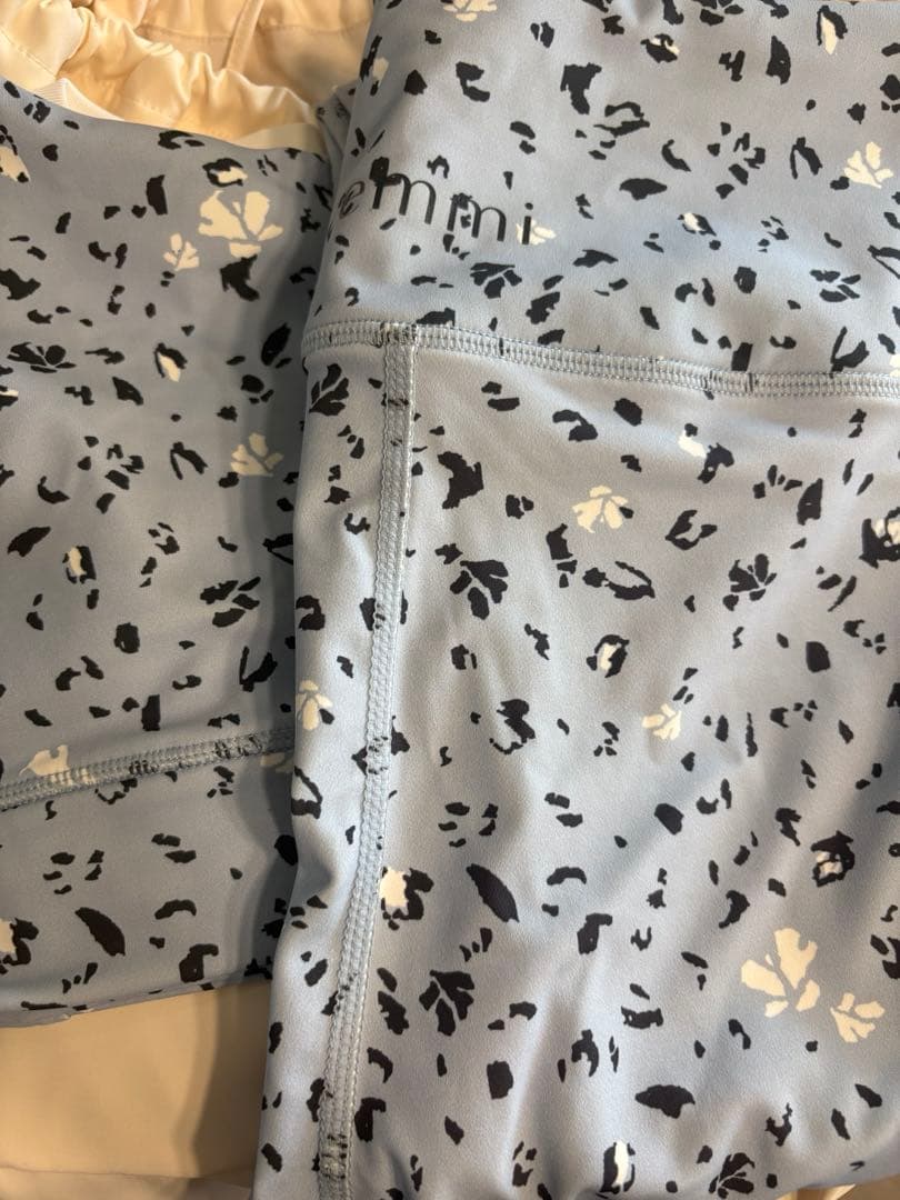 タグ付き新品4点セットemmiyogaハッピーウェルネスセット水色0