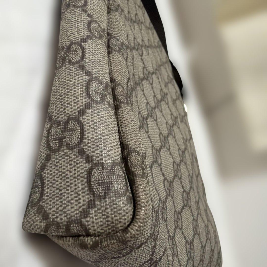 GUCCI ショルダーパック　美品