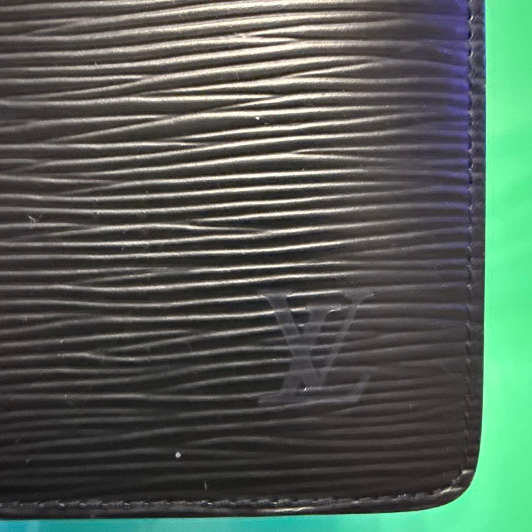 Louis Vuitton エピレザー リング式ファイル