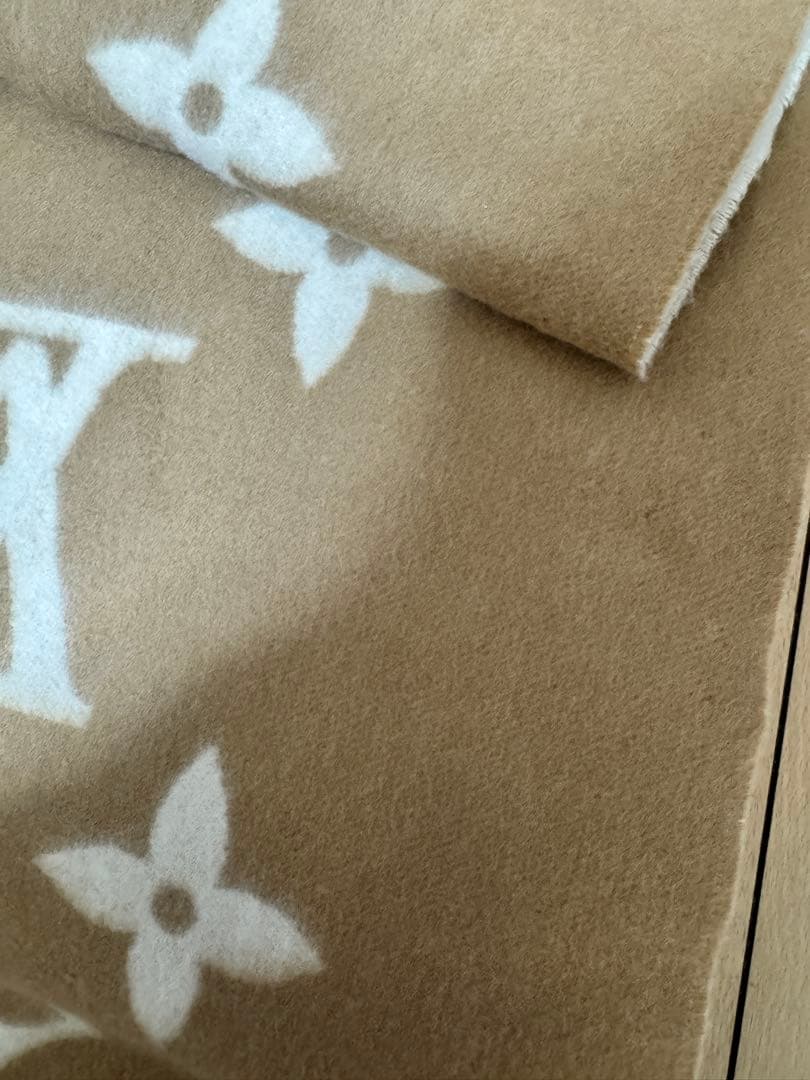 LOUIS VUITTON100%カシミアマフラー ベージュ/ホワイト