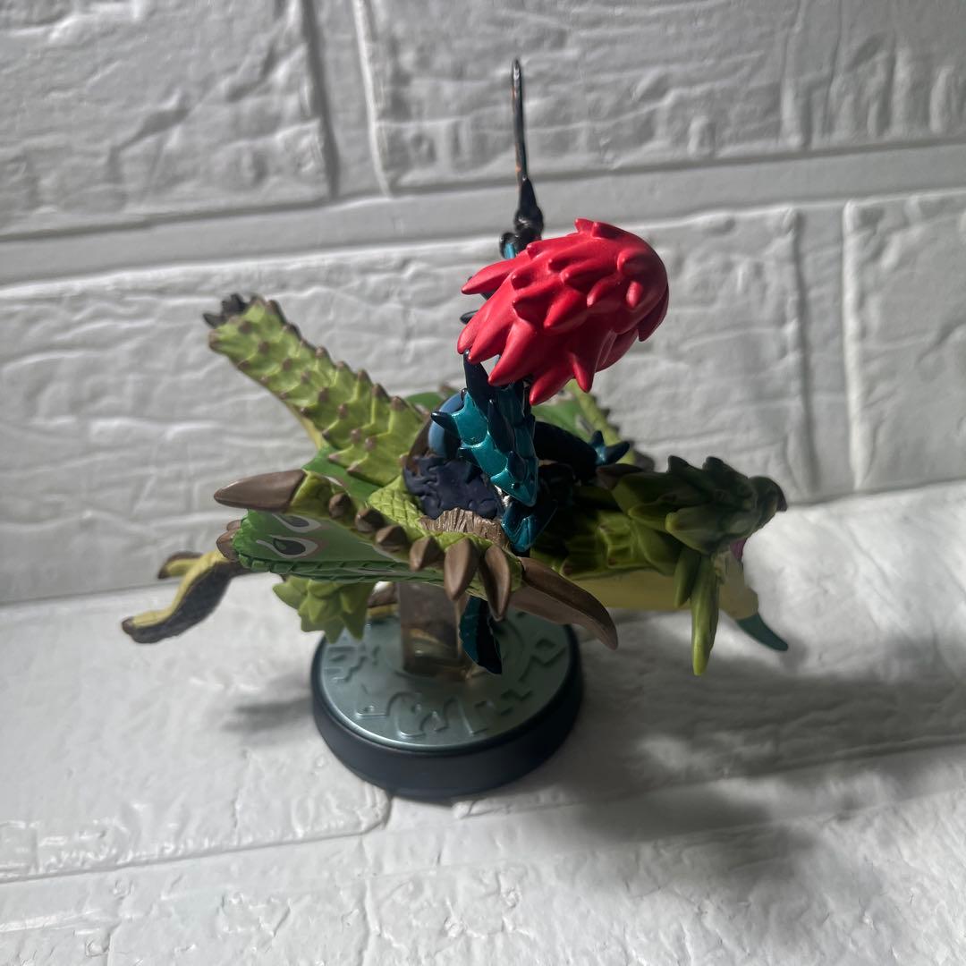 希少　amiibo リオレイア&シュヴァル　アミーボ　モンハンストーリー