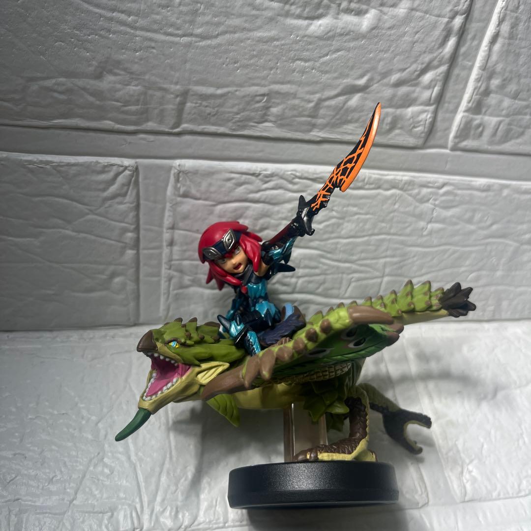 希少　amiibo リオレイア&シュヴァル　アミーボ　モンハンストーリー