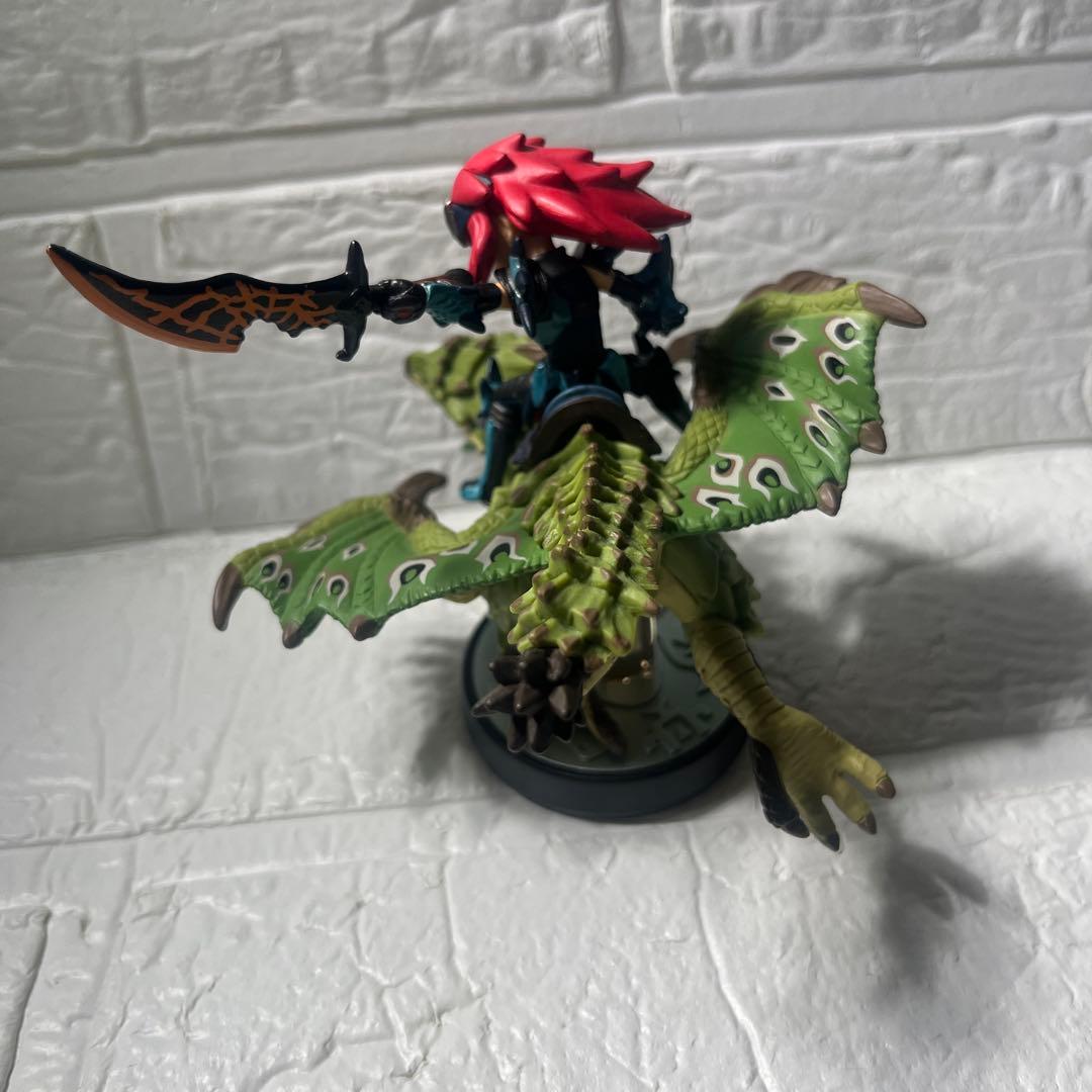 希少　amiibo リオレイア&シュヴァル　アミーボ　モンハンストーリー