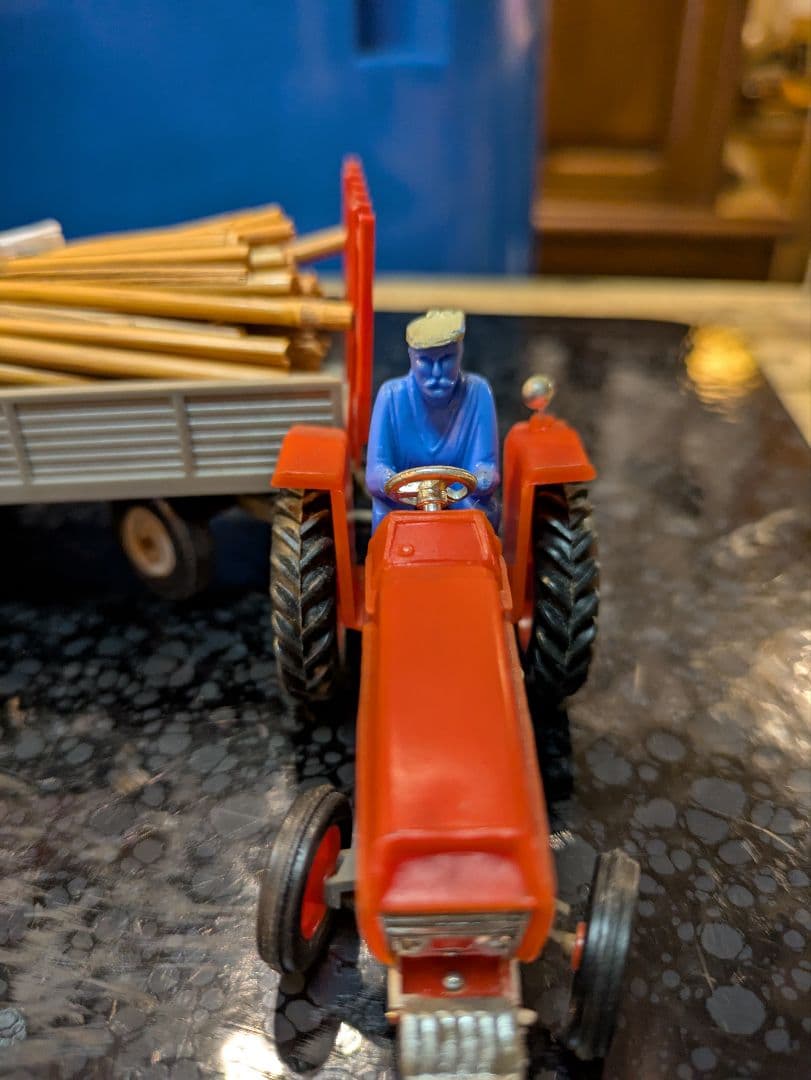 トラクターとトレーラーのミニカー フランス製 レア