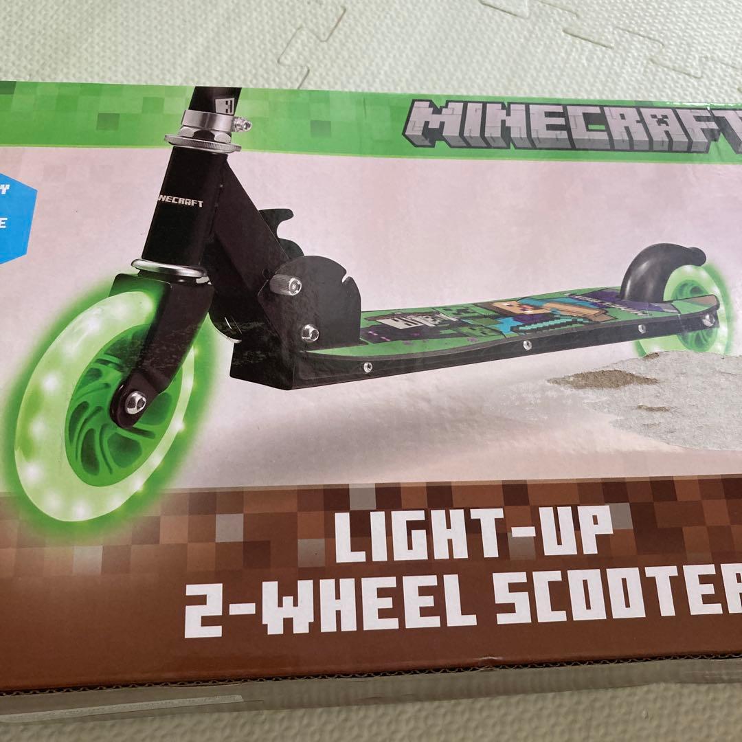 送料込み‼️ほぼ未使用‼️限定品‼️マインクラフト　光る‼️キッズスクーター