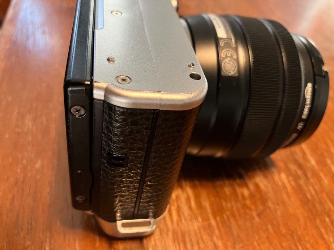 【SALE】稼働品 FUJIFILM X-A1 ズームレンズ 充電器付