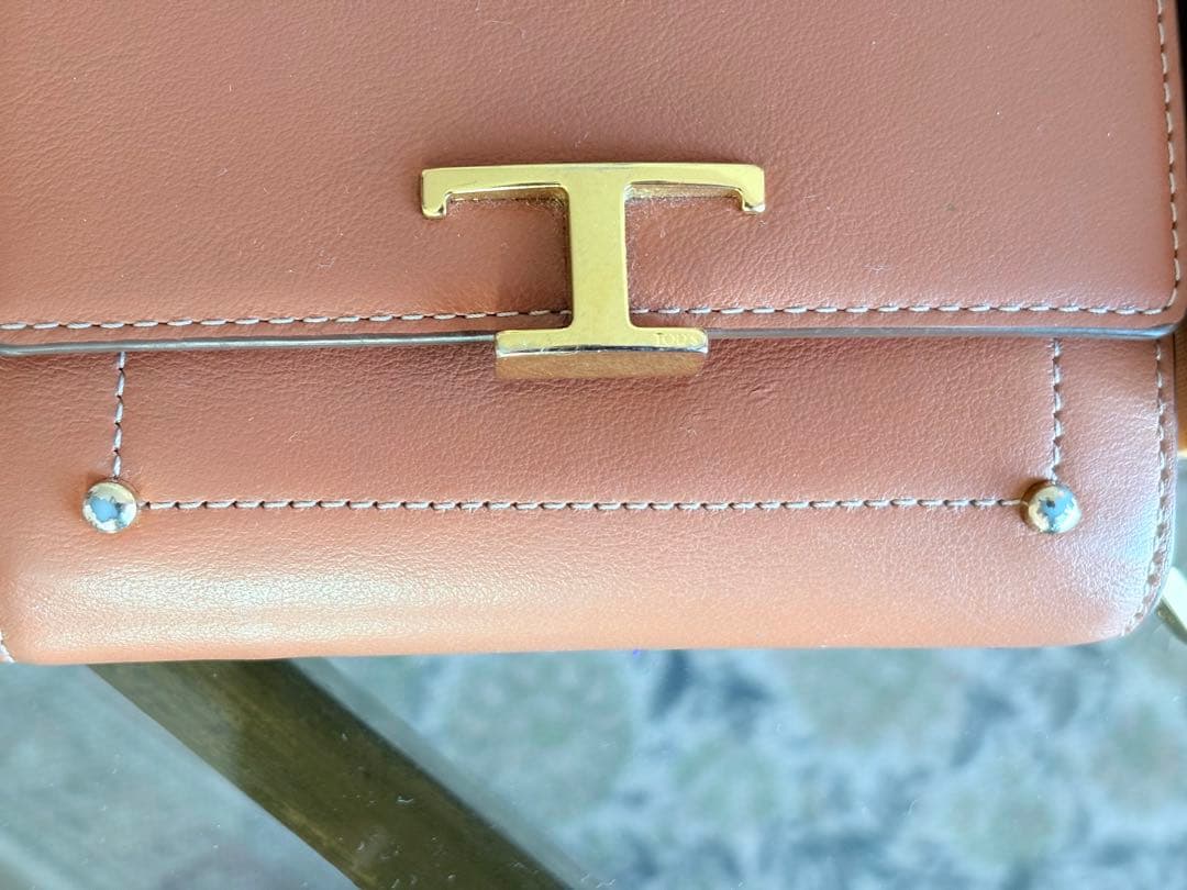 TOD‘S T タイムレス レザー ウォレット　ブラウン