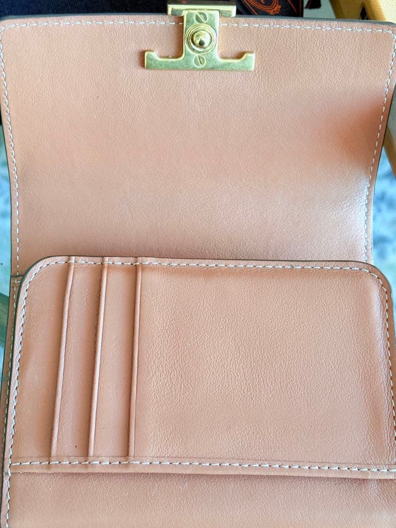 TOD‘S T タイムレス レザー ウォレット　ブラウン