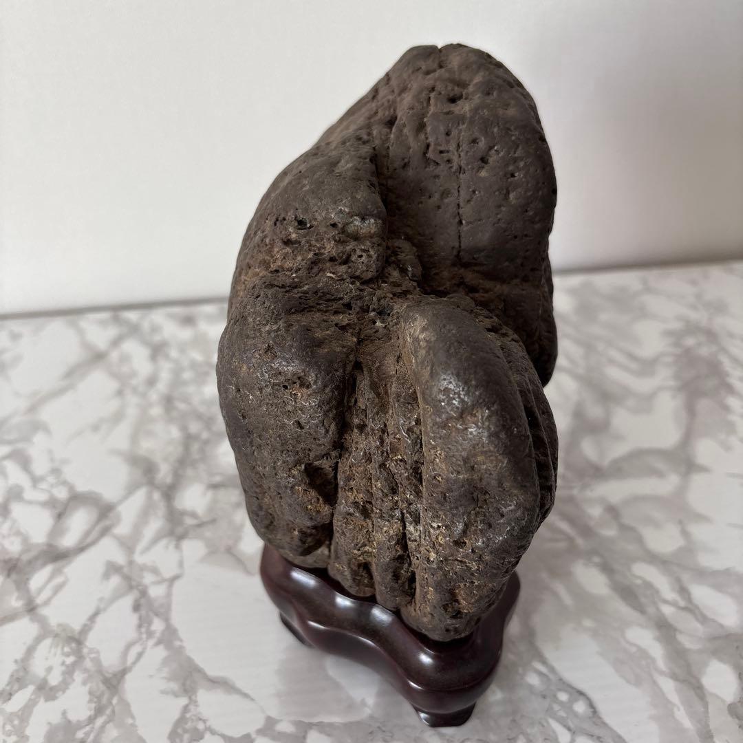 水石 加茂川石？木製台座付き鑑賞石 自然石 天然石 鉱物 置物