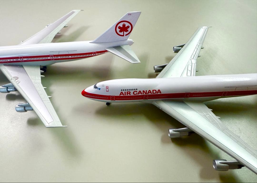 AIR  B747-233 2機　Dragon Wings