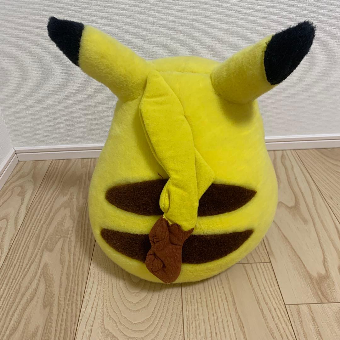 【レア】等身大ピカチュウ ぬいぐるみ　ＴＯＭＹ