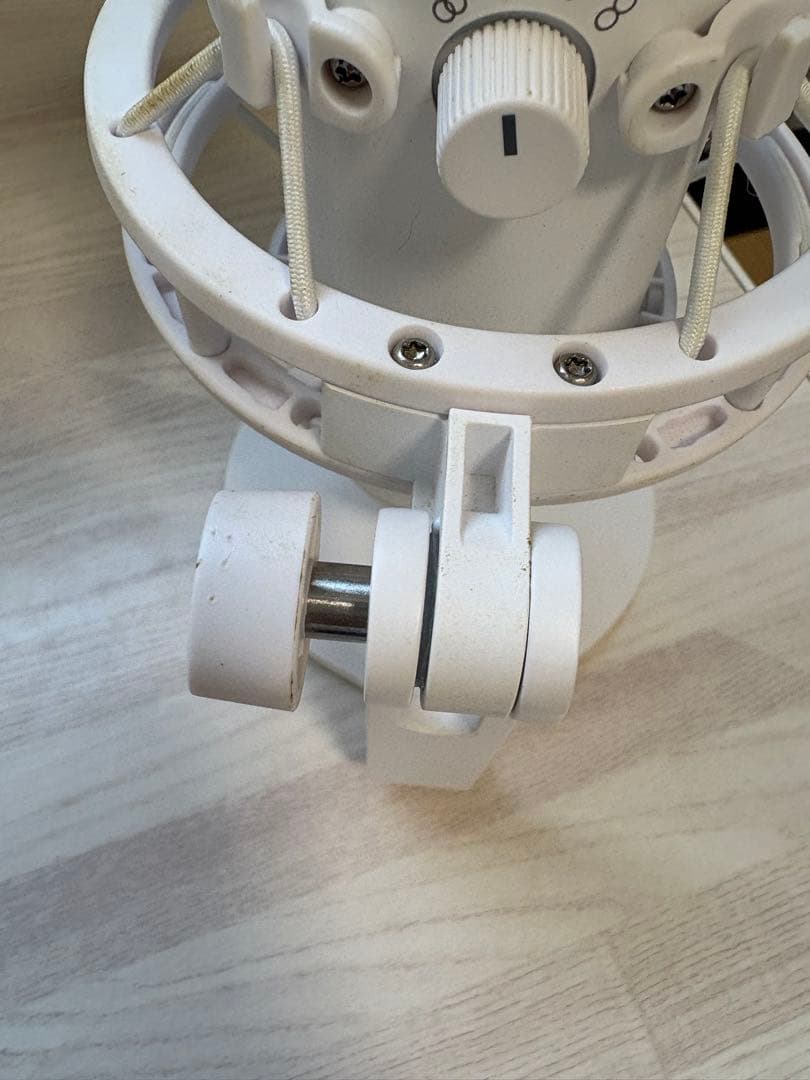 .*様 HyperX QuadCast S ホワイト (新品マイクアーム付き)