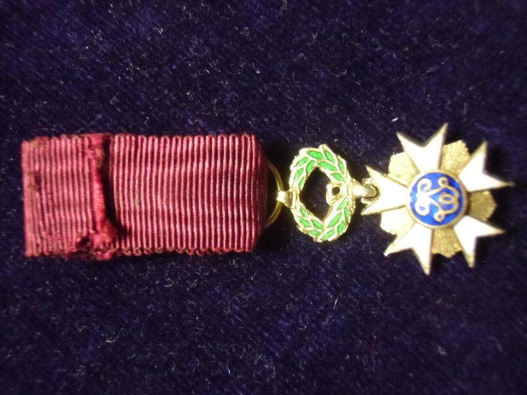 ＢＥベルギー軍＊王冠勲章＊将校級＊ミニチュア勲章（実物）