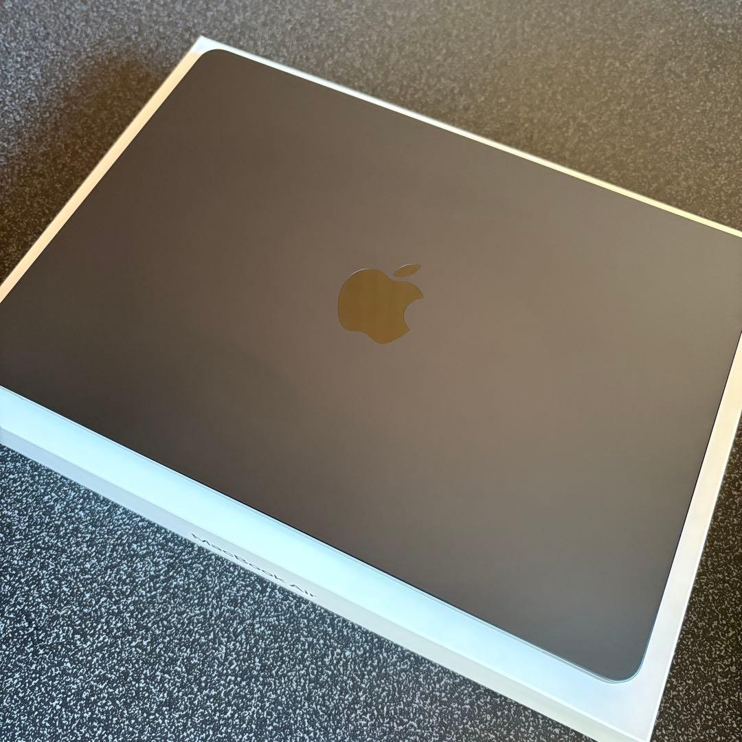 美品Apple MacBook Air M2 8GB 256GB