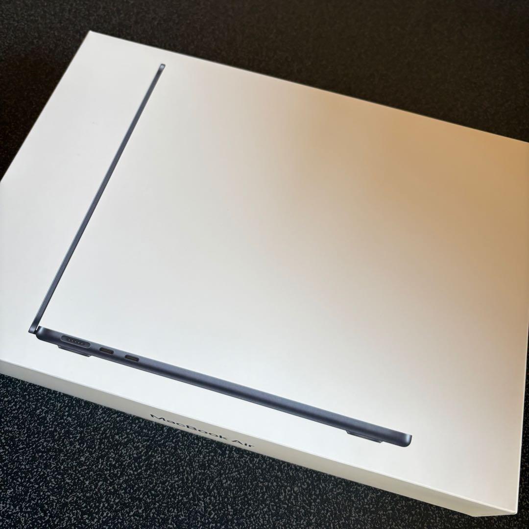 美品Apple MacBook Air M2 8GB 256GB