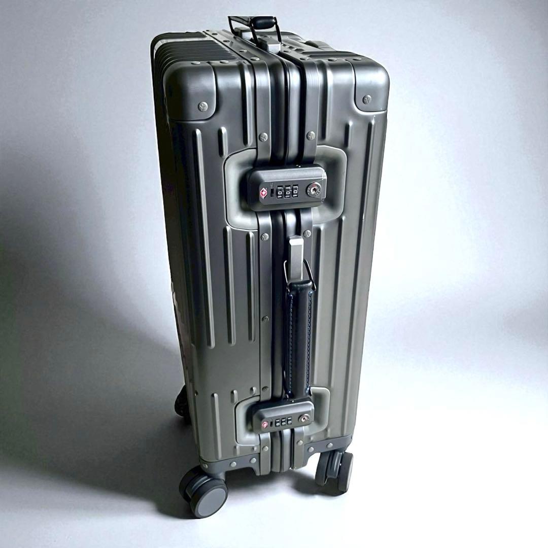 【希少 ガンメタ調】イノベーター 4輪アルミスーツケース36L 機内持ち込み