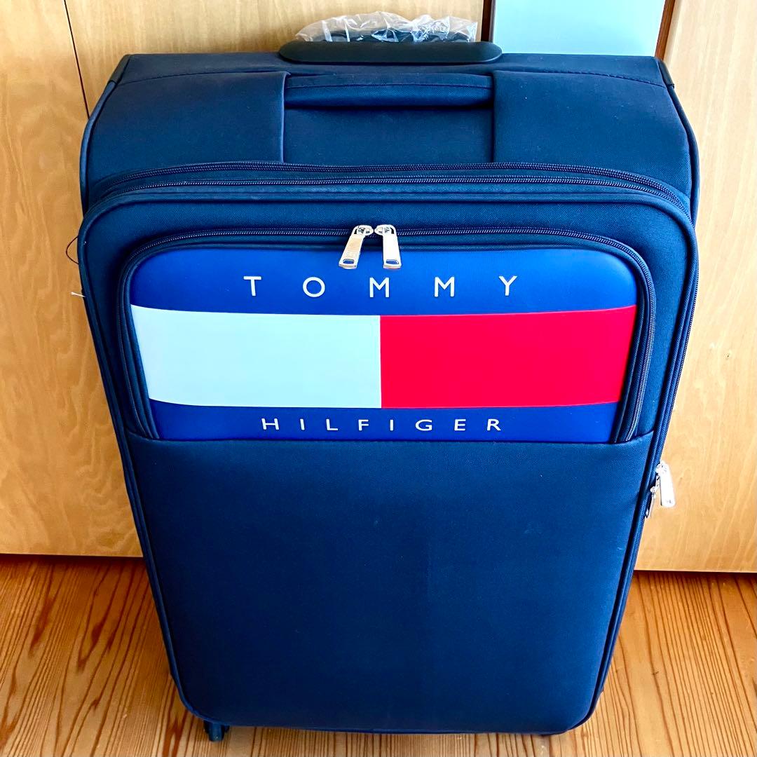 日本未入荷　  紺　キャリーケース　スーツケース