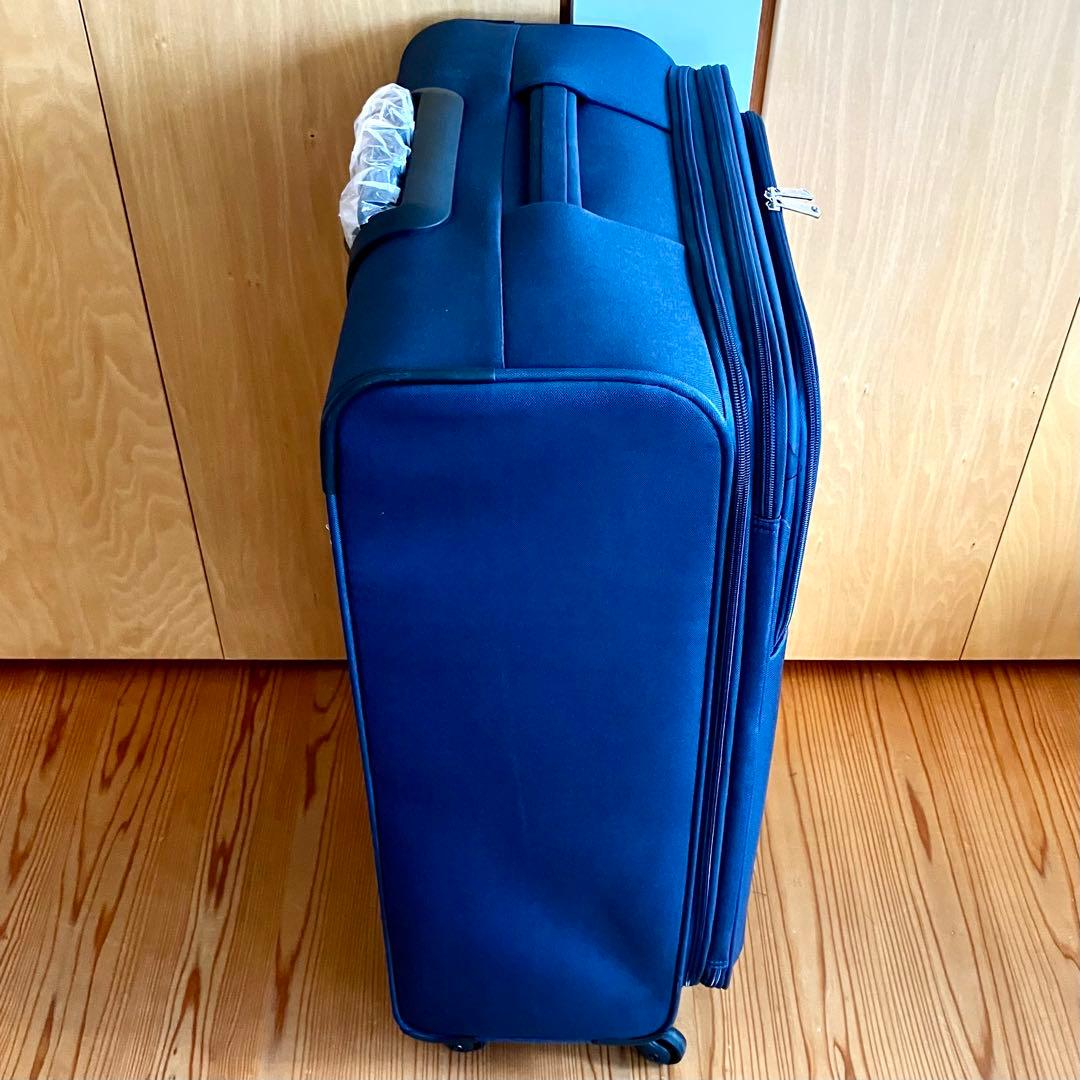 日本未入荷　  紺　キャリーケース　スーツケース