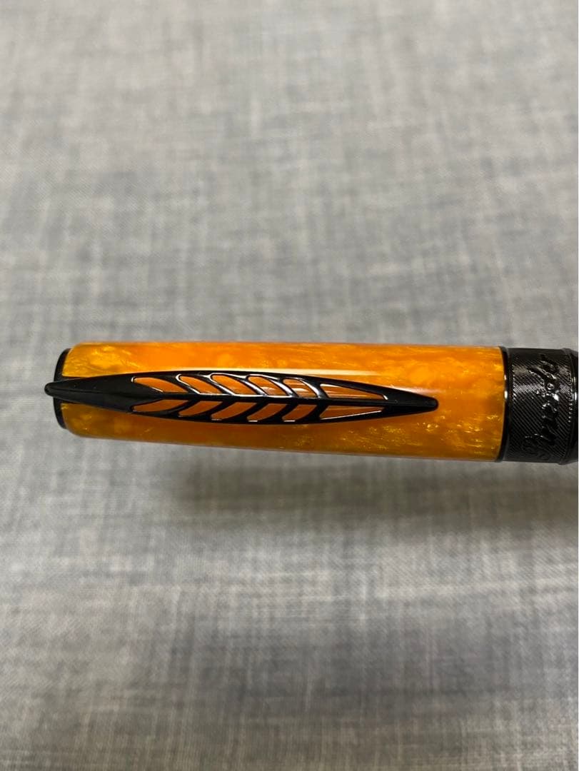 胡桃　ピナイダー ボールペン ラ・グランデ ベレッツァ ロックジャッロ