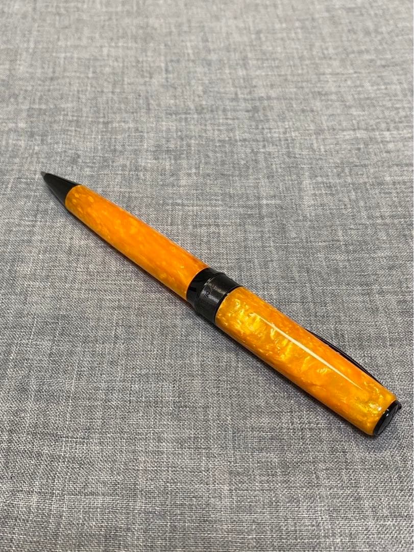 胡桃　ピナイダー ボールペン ラ・グランデ ベレッツァ ロックジャッロ