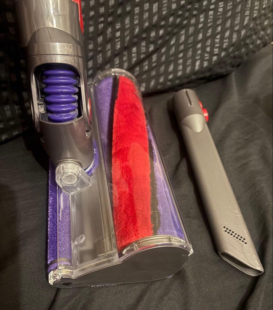 美品！洗浄済みだから、すぐ使えます！ガンメタリックの#ダイソン#V7セット