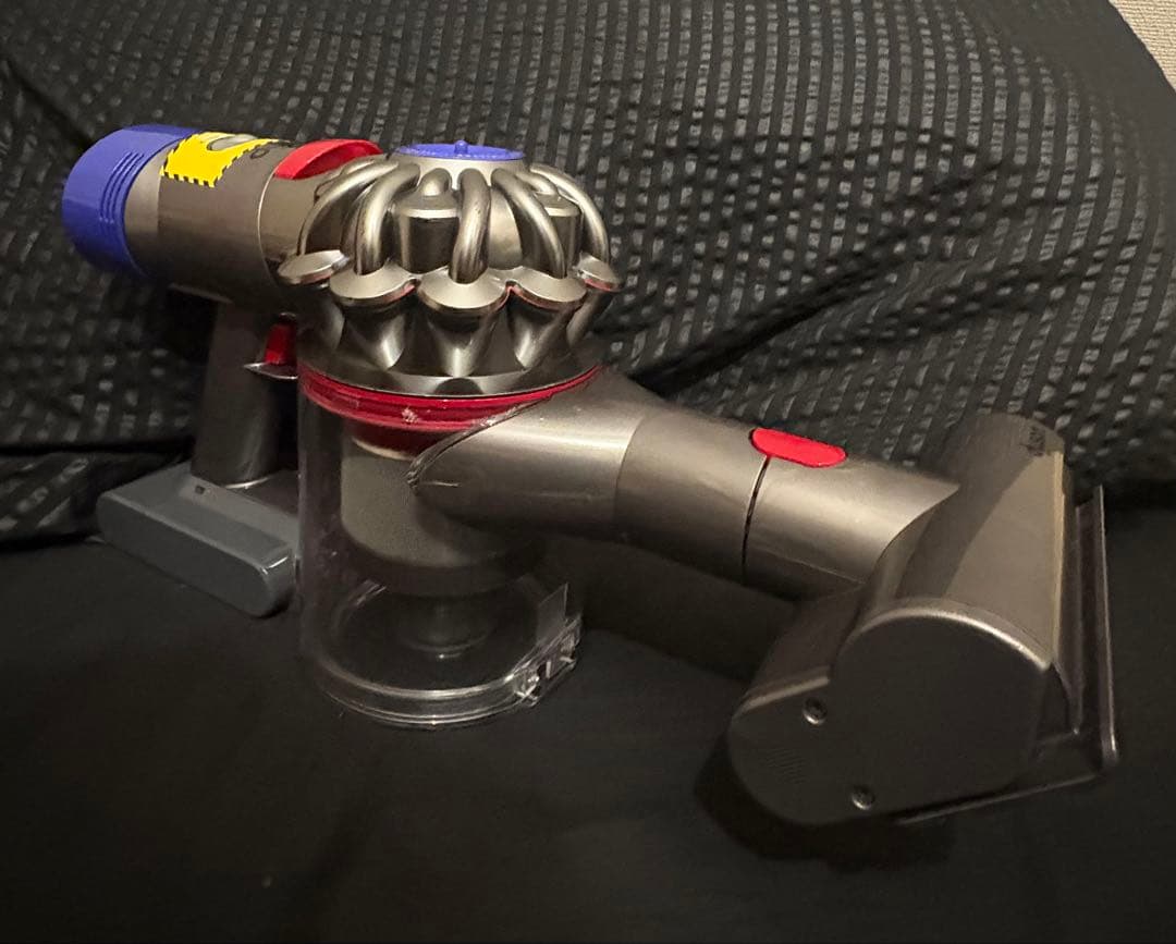 美品！洗浄済みだから、すぐ使えます！ガンメタリックの#ダイソン#V7セット