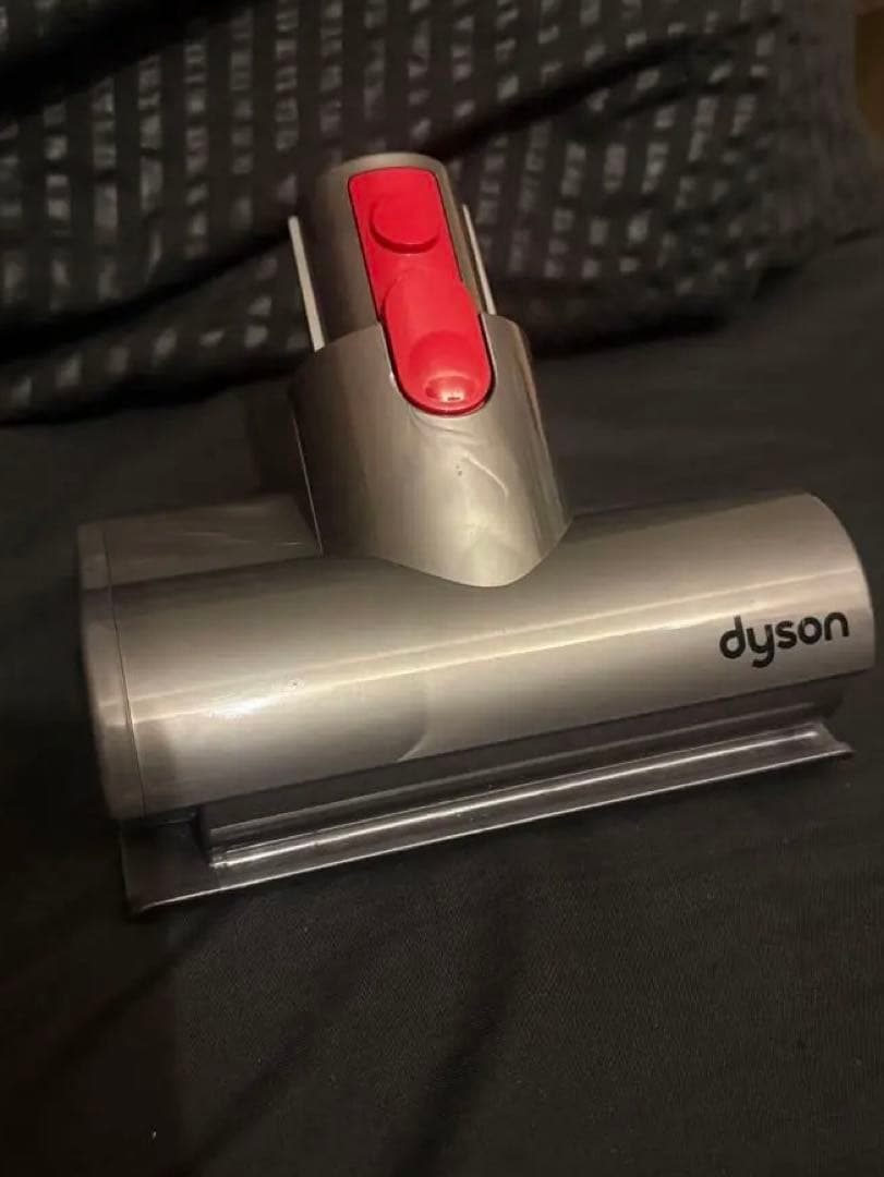 美品！洗浄済みだから、すぐ使えます！ガンメタリックの#ダイソン#V7セット