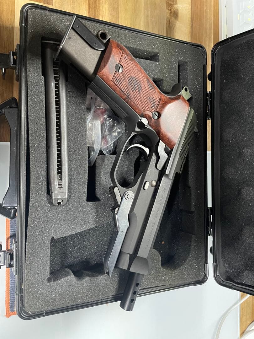 KSCピエトロベレッタ　専用ケース付き