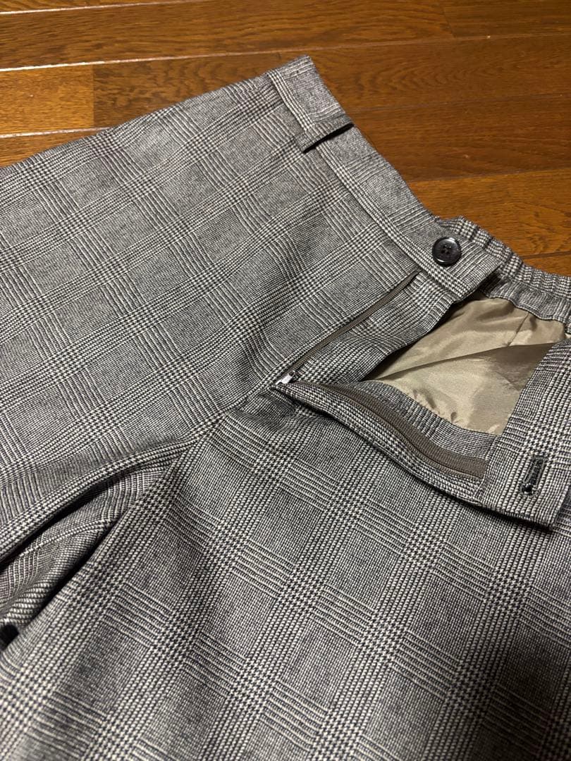 パパス今シーズンのタグ付きグレンチェックのパンツ