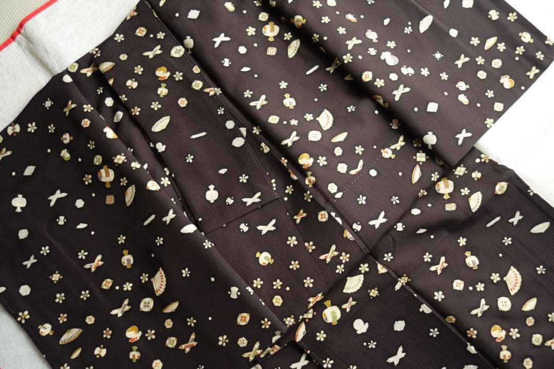正絹　小紋　墨色　宝尽くしに梅