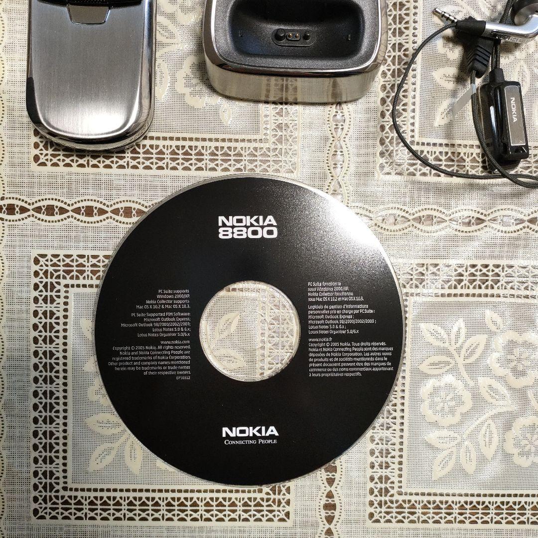 \"未使用\"ノキア携帯電話『NOKIA 8800』ドイツ製、充電器、各種付属品共箱