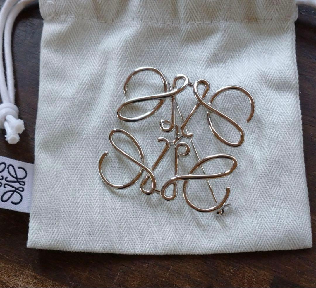 LOEWE ブローチ　シルバー