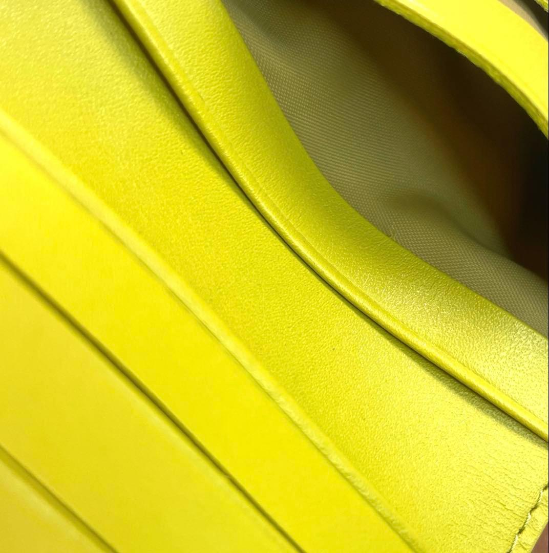 LONGCHAMP ロンシャン 型押し財布　2つ折り財布　コンパクトウォレット