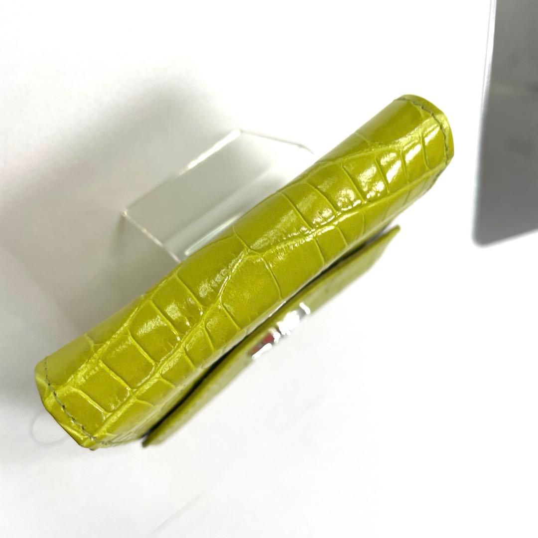 LONGCHAMP ロンシャン 型押し財布　2つ折り財布　コンパクトウォレット