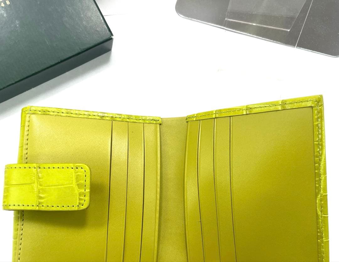 LONGCHAMP ロンシャン 型押し財布　2つ折り財布　コンパクトウォレット