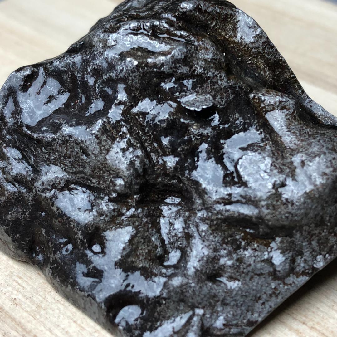 草*真様 隕石 鉄隕石　アルタイ隕石　外皮付き　ナチュラル 重さ約120ｇ　ケー