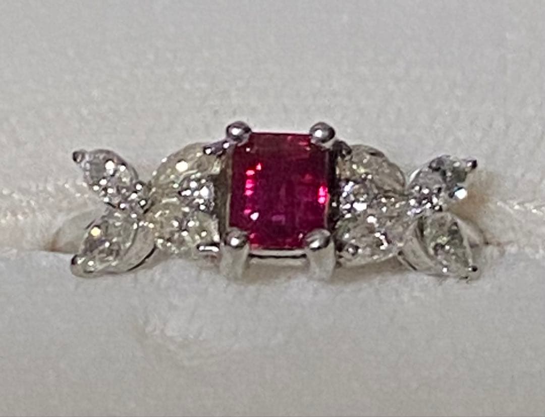 天然ルビー 天然ダイヤモンド プラチナ フラワーデザインリング 鑑別書付き