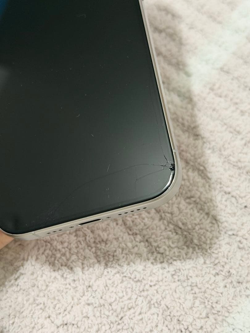 iPhone 15 Pro 256GB 修理歴あり 画面割れ 非正規パネル