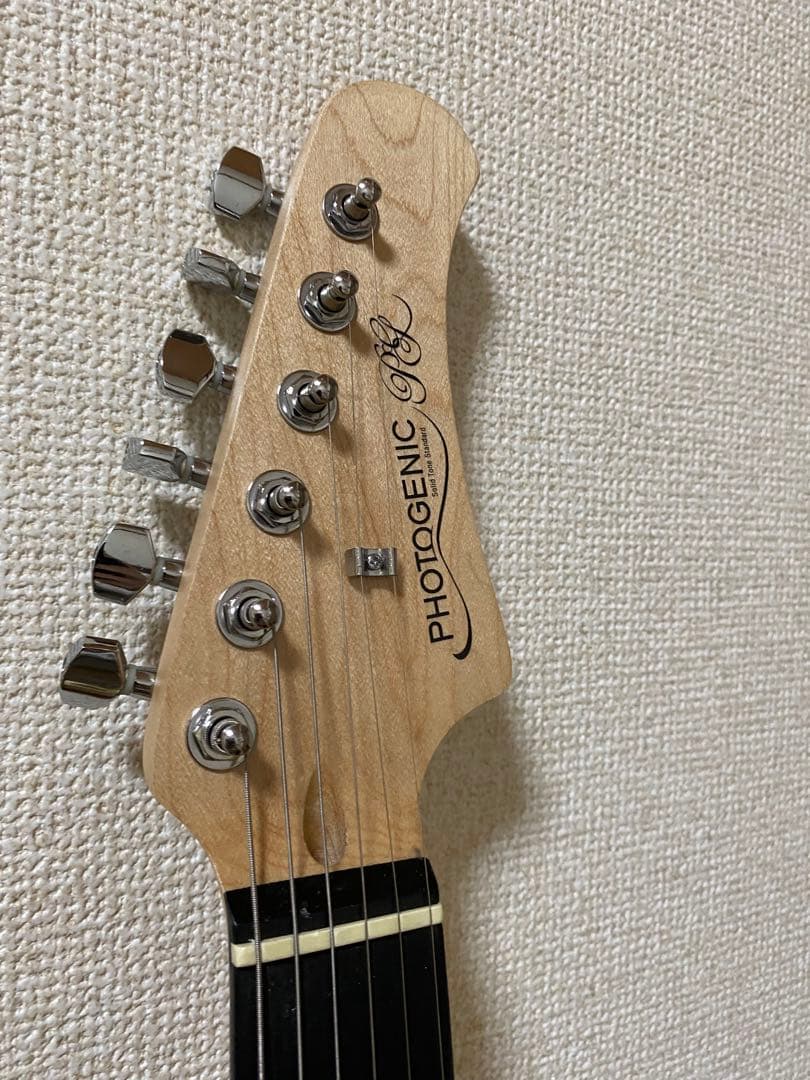 エレキギター アイボリー 3ピックアップ　その他道具全部セット。